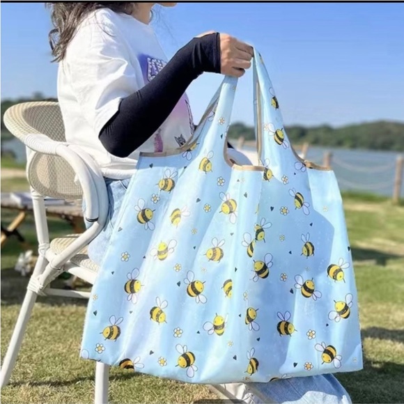 NWT Large capacity shopping bag - Bee design see measurements ! Very large - Picture 3 of 6